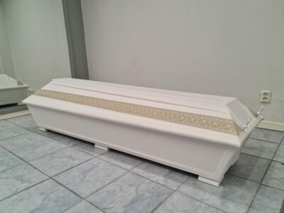 Pellava Pitsi, 930 € Hauta-arkkumalli: Pellava Pitsi, 930 €